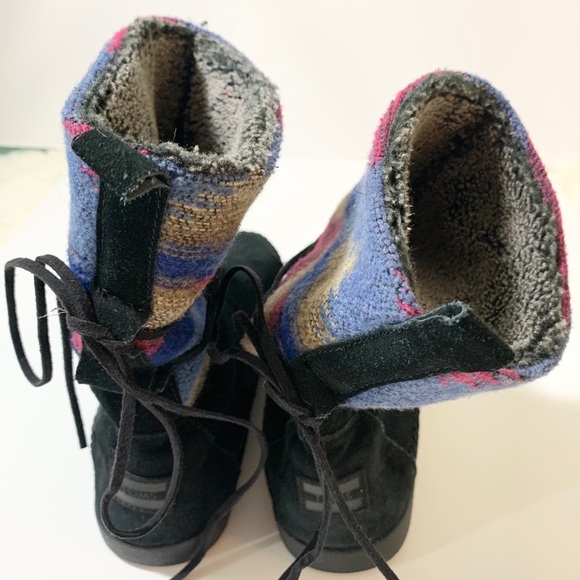 Toms Nepal Booties with Aztec like Print | 7.5 W - Picture 2 of 6